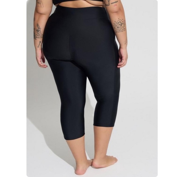 TORRID NWT High-Rise Pocket Capri Swim Legging - Picture 4 of 6
